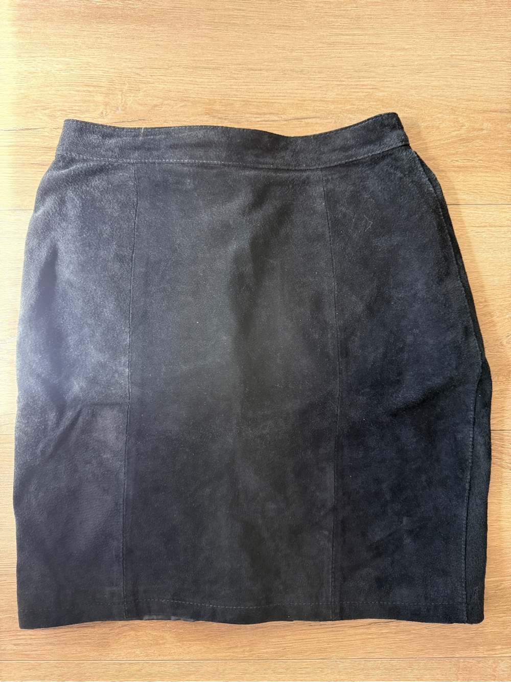 The limited Black 100% leather Mini Skirt Size Medium